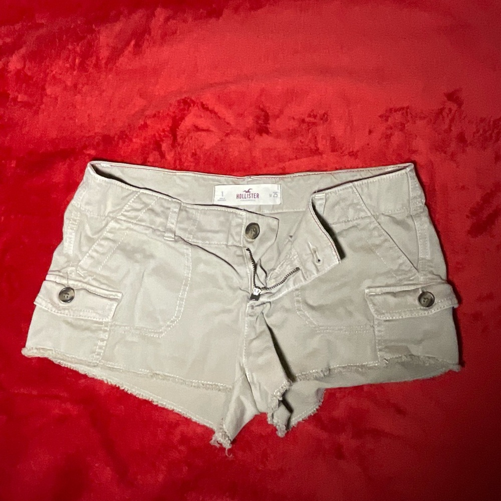 Cute Safari Khaki Hollister Shorts